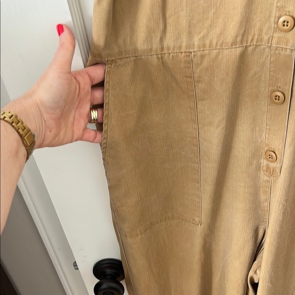 OLD NAVY butter toffee Tan Sleeveless Button-Down wide leg Jumpsuit lagenlook M - Picture 3 of 13